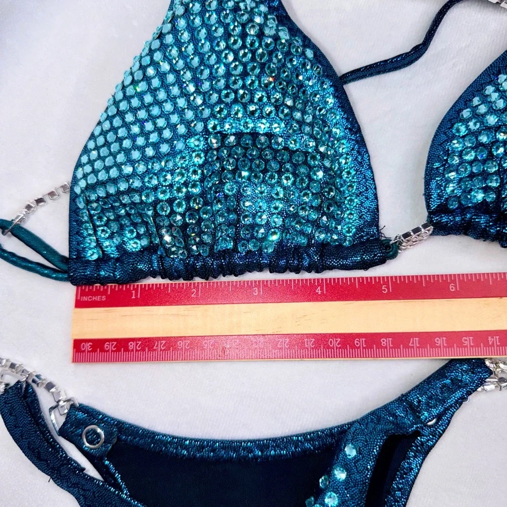 Competition Bikini - Picture 4 of 9